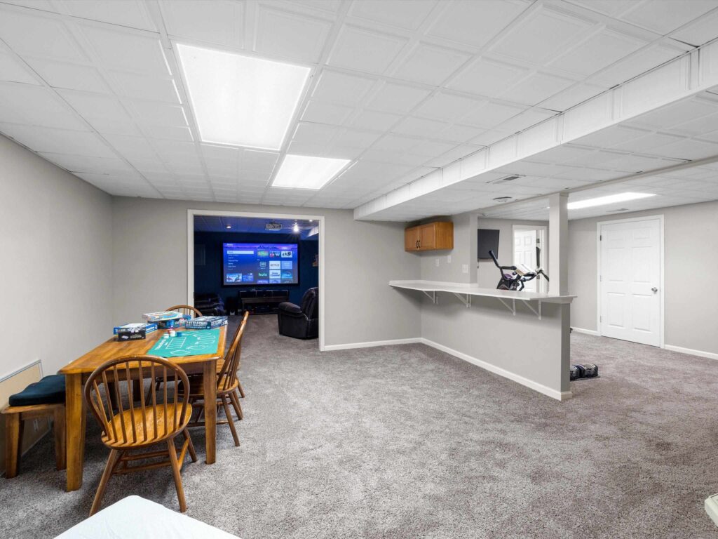1555 Graves Lane
