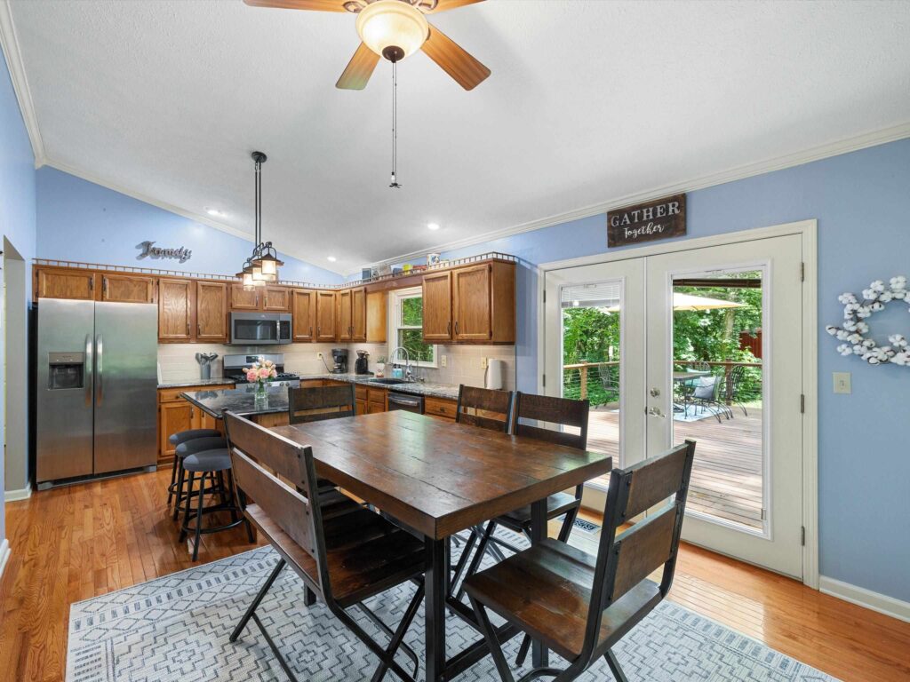 1555 Graves Lane