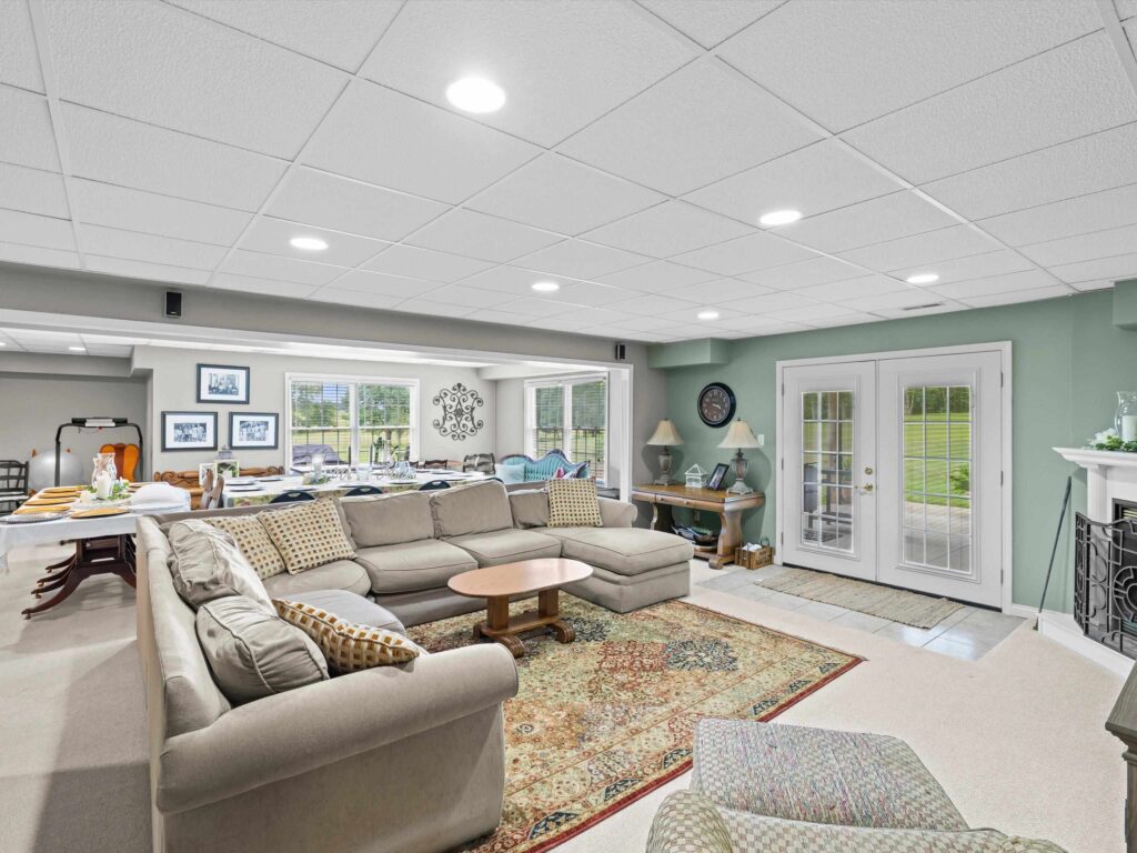 4884 Oak Meadow Court