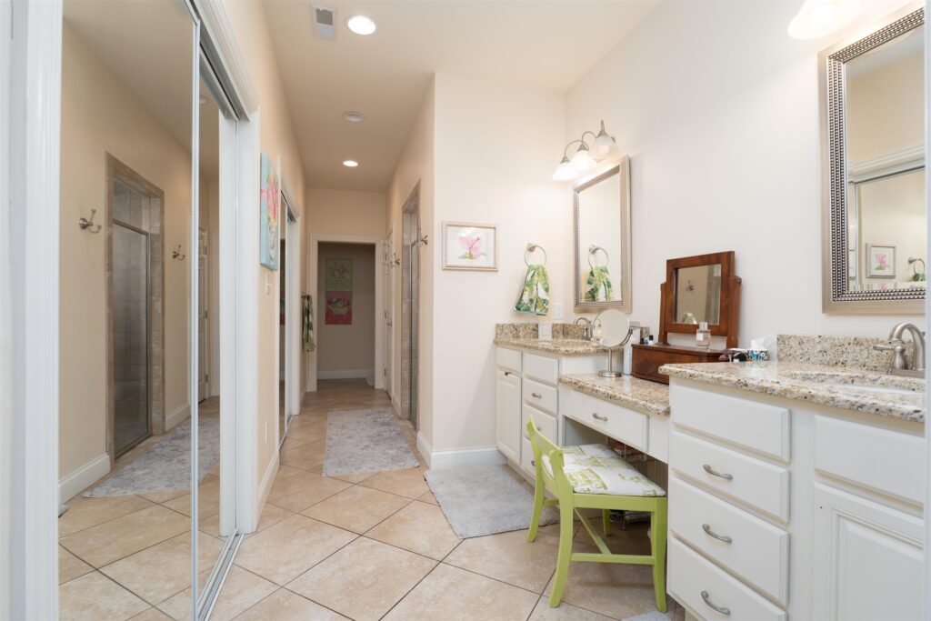 2205 Turnbury Cove